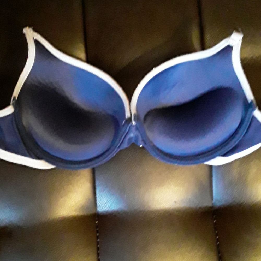Custom designed Bralette - Picture 3 of 3